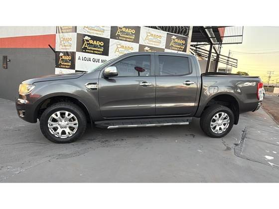 FORD RANGER 3.2 XLT 4X4 CD 20V DIESEL 4P AUTOMÁTICO FORD RANGER 3.2 XLT 4X4 CD 20V DIESEL 4P AUTOMÁTICO
